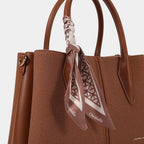 Sac Évasé Structuré avec Foulard