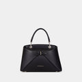 Sac à main avec nœud élégant et coffret cadeau fleuri